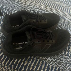 New Balance Men's Black Athletic Shoes